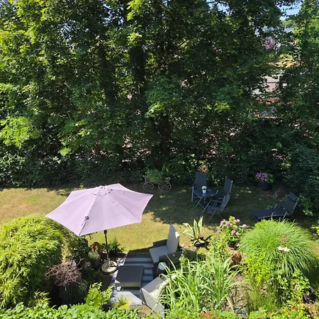 Altbau - Mit Sonniger Loggia Im Schlossgebiet
